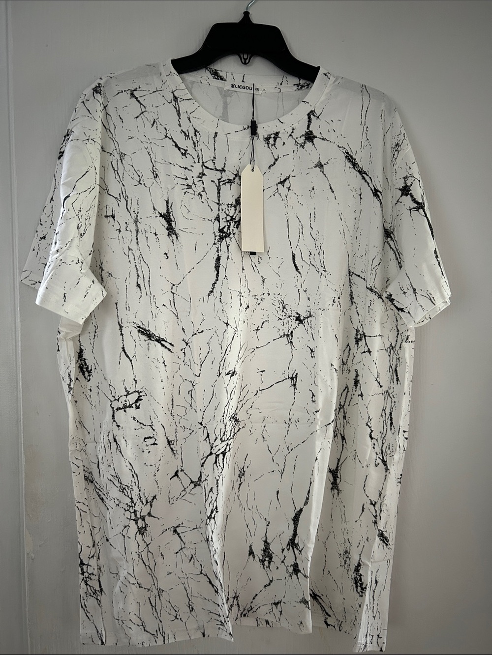 NWT Men’s XXL White Marble-Print Short Sleeve Men’s Shirt